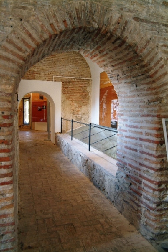 phoca_thumb_l_espacio-informativo-de-la-muralla-puerta-de-san-andres.interior