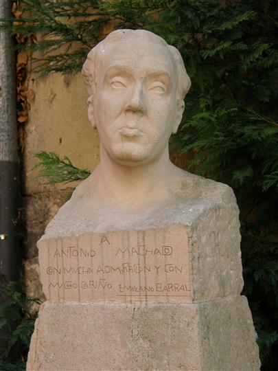 Busto Antonio Machado