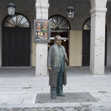 Estatua de Antonio Machado