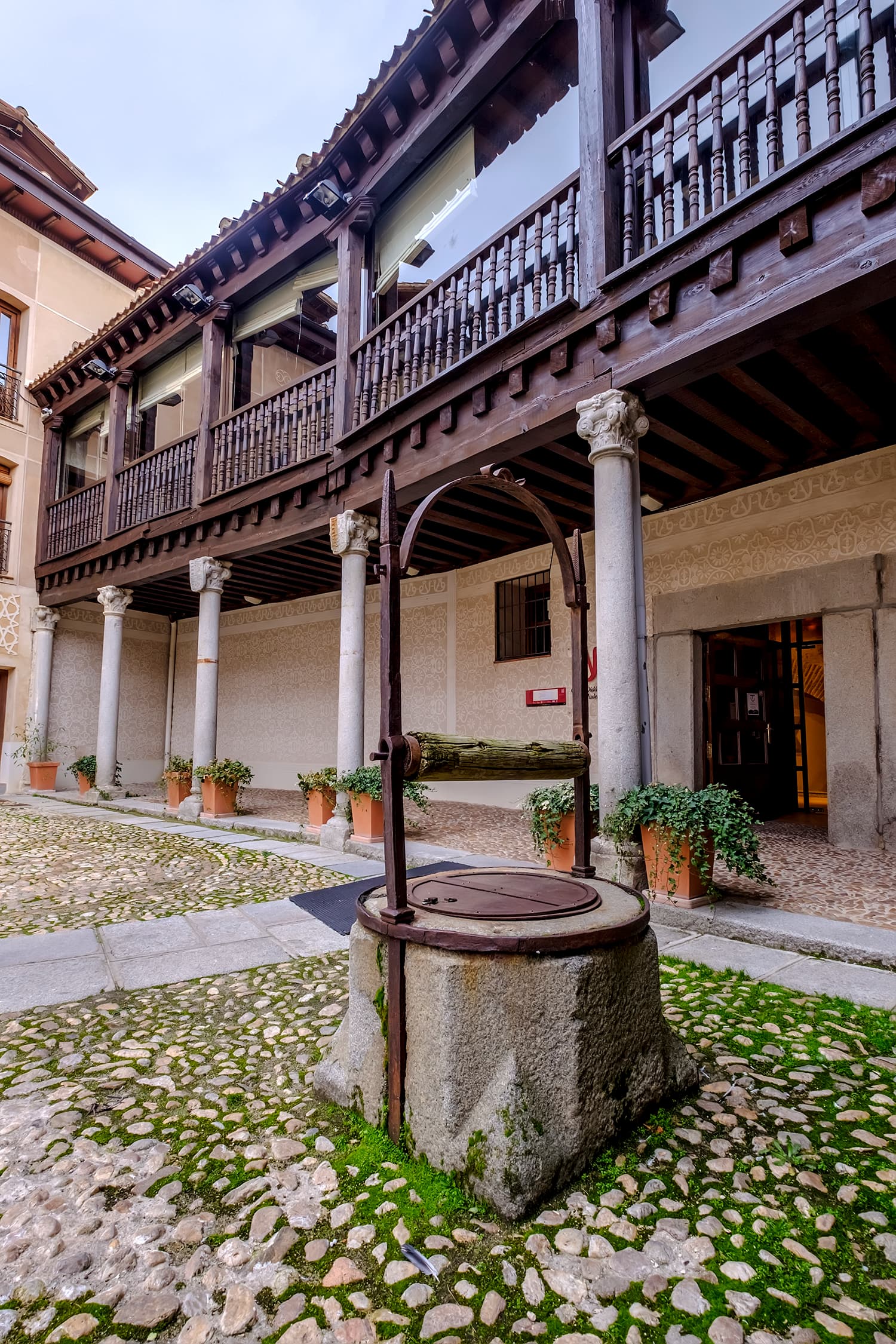 Centro Didáctico de la Judería. Detalle pozo