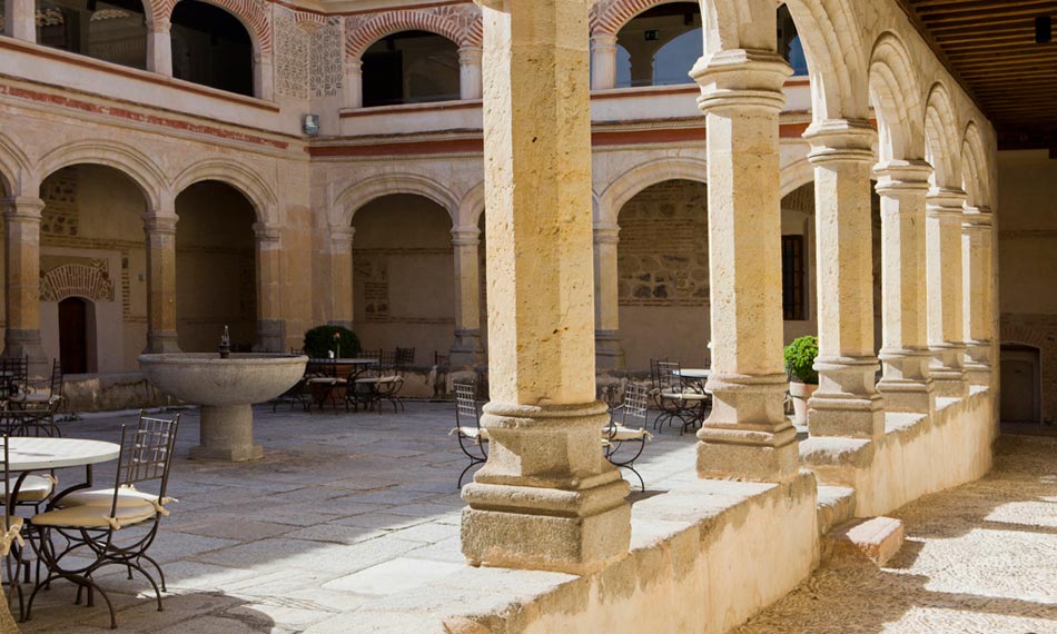 Claustro de la Vicaría. Hotel San Antonio el Real