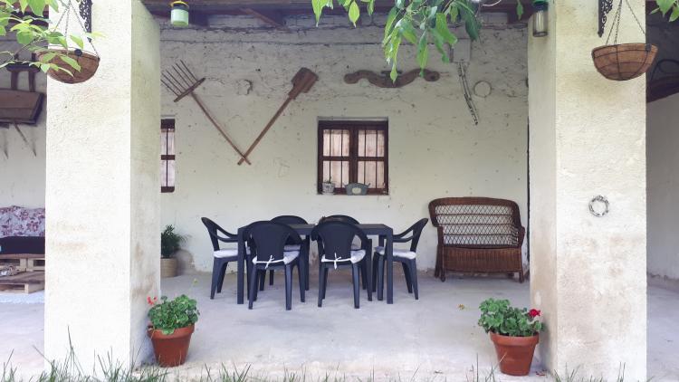 Nuestro porche. Casa rural La Zamarriega