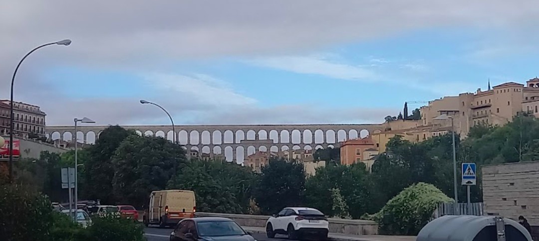 El Acueducto, siempre a la vista desde la terraza. Restaurante Estévez.