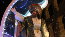 Cabalgata de Reyes Magos a su paso por el Acueducto