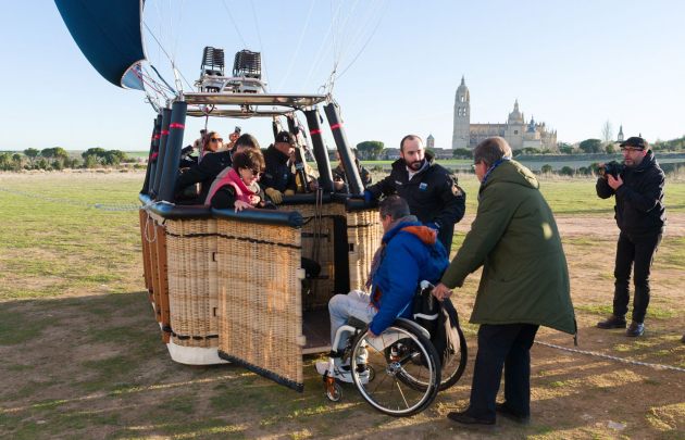 Paseo en globo accesible