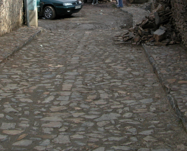 Fig 8. Empedrado original en Serracín