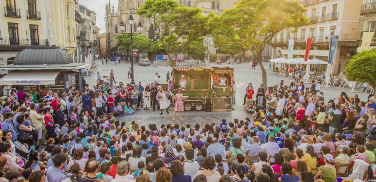 Titirimundi. Espectáculo en la Plaza Mayor. Edición 2023.