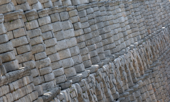 Detalle de los sillares del Acueducto